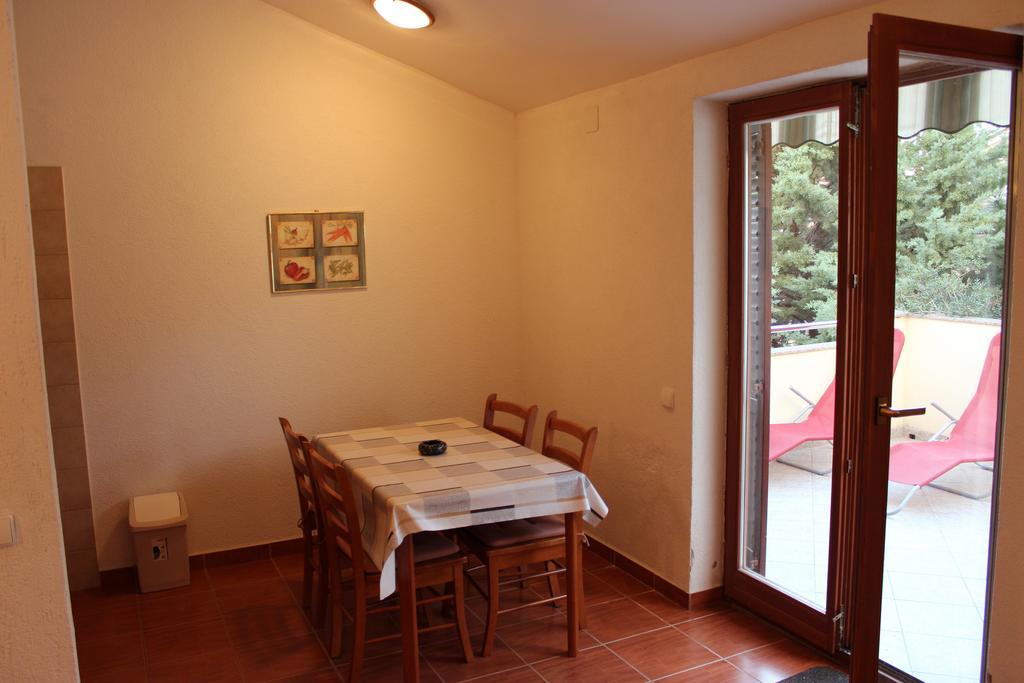Apartments Marszalek Novalja Room photo