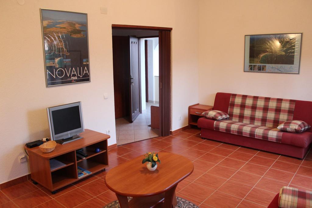 Apartments Marszalek Novalja Room photo