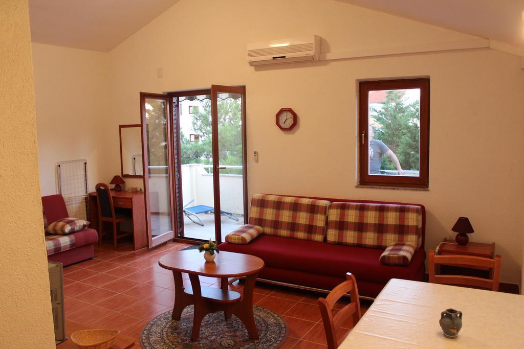 Apartments Marszalek Novalja Room photo